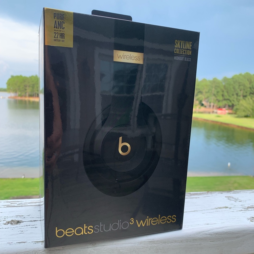 Beatsstudio 3 wireless headphones